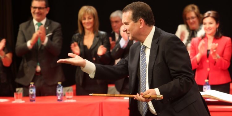 Abel Caballero inicia su tercer mandato anunciando un proyecto «indestructible»