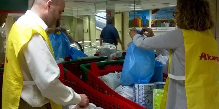 Última Operación Kilo del verano, en los dos Alcampo de Vigo