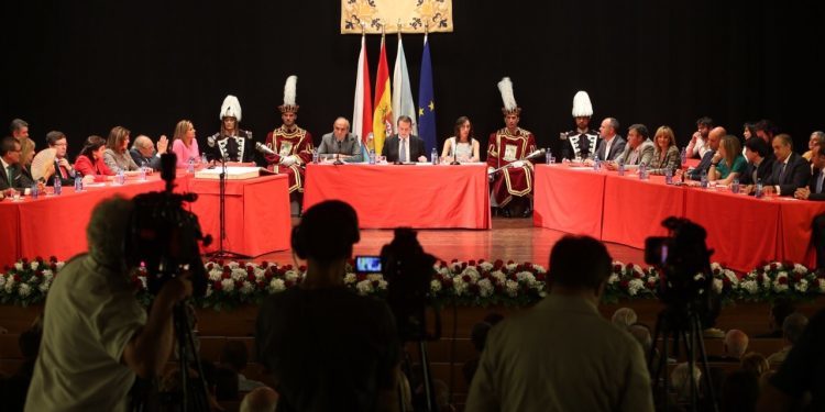 Caballero reducirá asesores: «La Corporación costará menos a los vigueses»