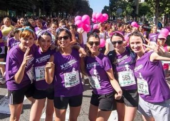 Diversión y deporte femenino en las calles de Vigo
