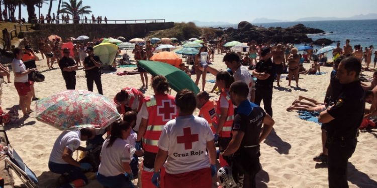 Fallece un hombre en la playa de A Fonte