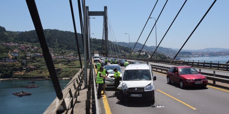 Colapsado Rande por una colisión de varios vehículos