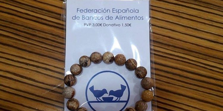 El Banco de Alimentos alerta de una estafa con pulseras solidarias