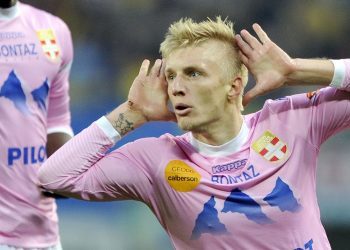 Torrecilla: «Wass es centrocampista y viene a ocupar el puesto de Krohn-Dehli»