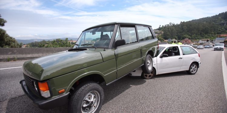 Un herido tras una colisión en la autovía a Porriño