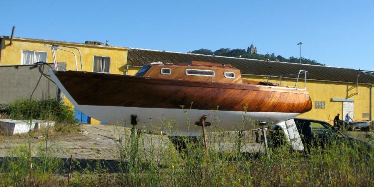 150727 VIANA DO CASTELO VELERO EN TIERRA 01