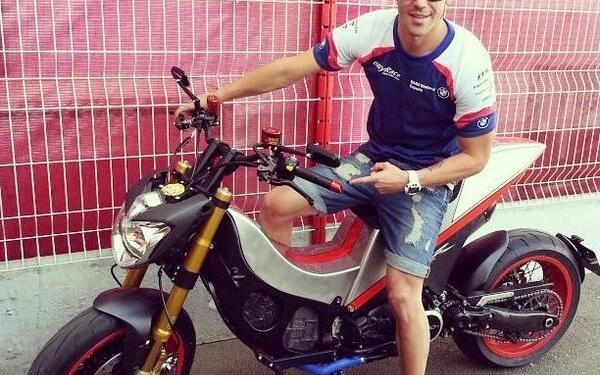 Fallecen en Laguna Seca el moañés Dani Rivas y el valenciano Bernat Martínez