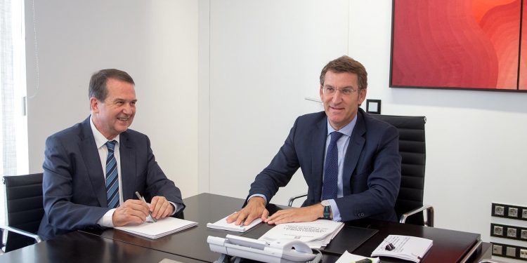 Caballero y Feijóo acercan posturas pero se enrocan con el nuevo hospital