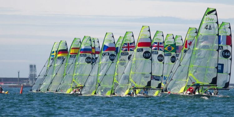 Los “49er” navegan por el río Duero