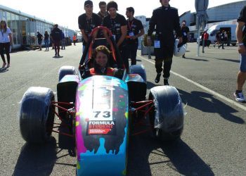 O monopraza vigués UM15 pon rumbo ao circuíto de Hockenheimring
