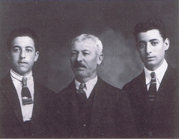 José Regojo con su padre y su hermano Antonio