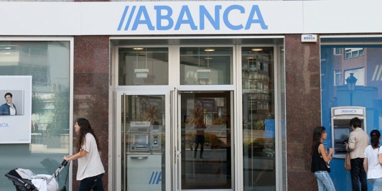 Las miserias de «Abanca» contra el usuario