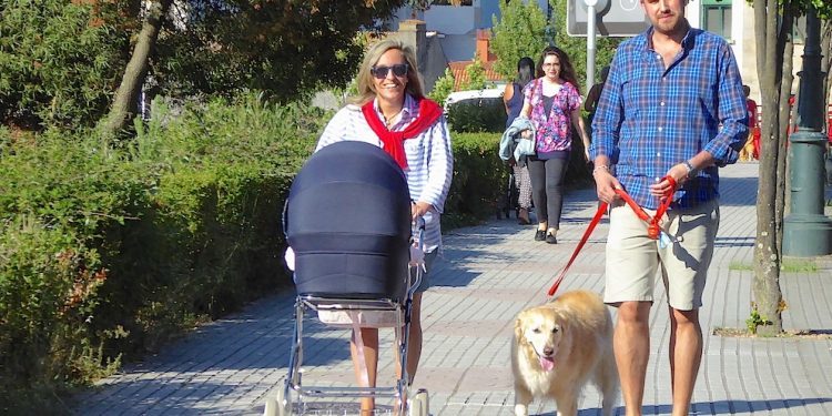 La familia y uno más