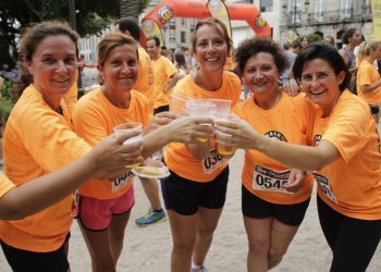 Cientos de ‘cerveceros’ a la carrera por el centro de Vigo