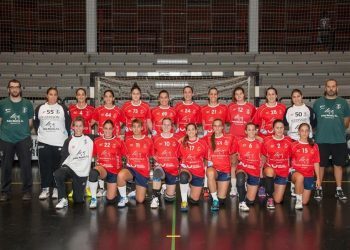 El Balonmano Porriño completa el pleno con las renovaciones de Xica, Nekane y Carla Rivas