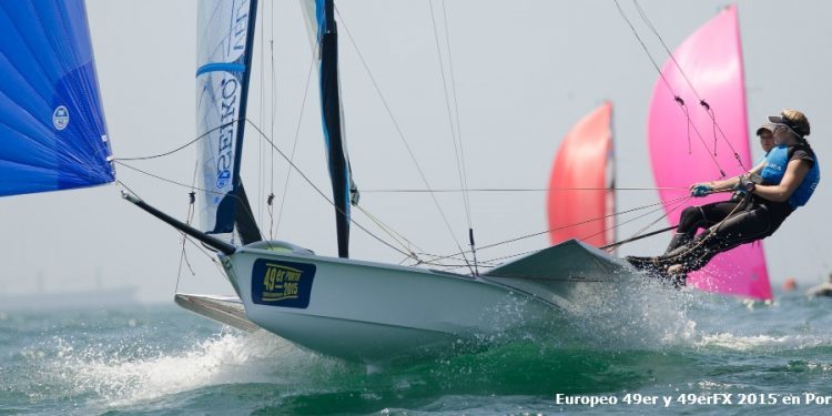 Los portugueses Lima y Costa líderes del Europeo 49er en Porto