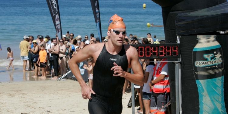 Ribeiro y García-Picher ganan la Travesía a Nado Costa Serena