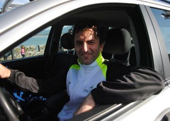 Marcos Serrano renueva con el Rías Baixas hasta diciembre de 2018