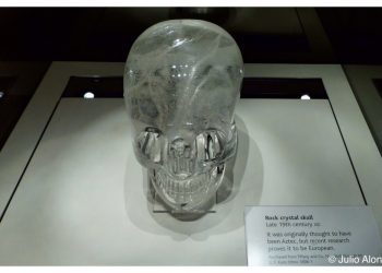 La calavera de cristal