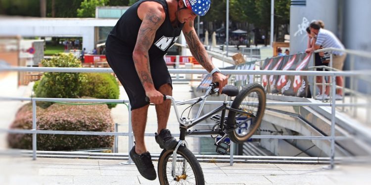 Jed Mildon, autor de la primera cuádruple voltereta en BMX, en Vigo
