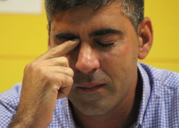 Cerillo dice adiós entre lágrimas y agradecimientos