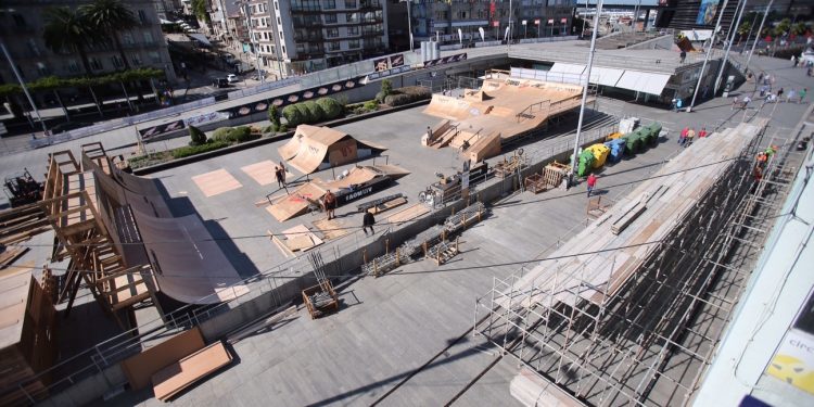 Actividad frenética para finalizar el montaje de O Marisquiño