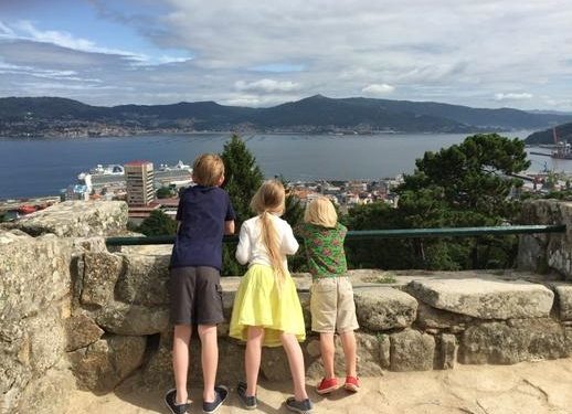 El «Azura» trajo este lunes a Vigo a 4.500 personas