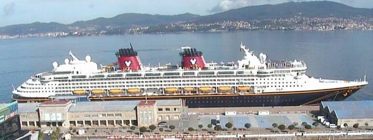 El «Disney Magic» regresa a Vigo con 3.500 personas
