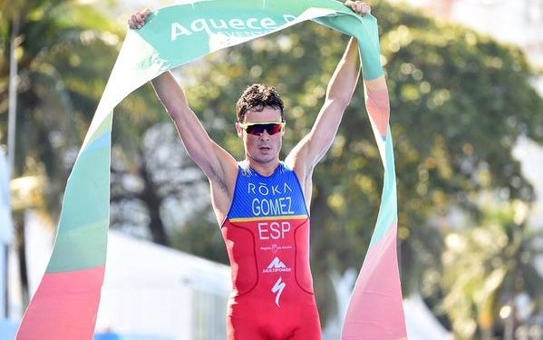 Gómez Noya gaña con autoridade o Test Olímpico de Río