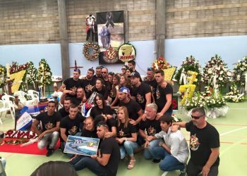 Multitudinaria despedida a Dani Rivas