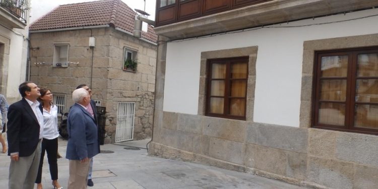 O Concello solicita oito novos graos para a UNED de Vigo