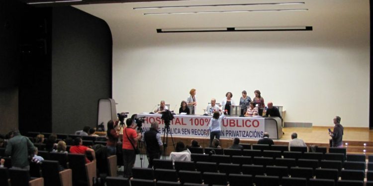 Profesionales y pacientes del “Álvaro Cunqueiro” relatan su calvario en el “mejor hospital de Europa”