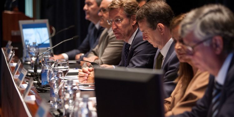 Feijóo insiste en que el nuevo hospital «es de los vigueses» y pide «respeto»