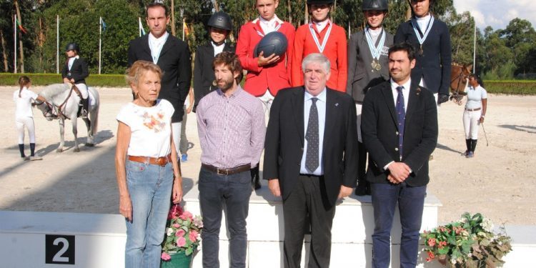 Julio Mario González, campeón gallego de saltos en El Alazán