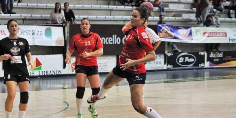 El Balonmano Porriño se estrena con un claro triunfo ante el Clínica Rincón Málaga