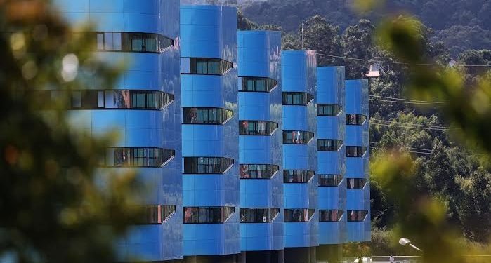 El hospital de Beade, foco de la batalla política, reanuda el traslado el 21