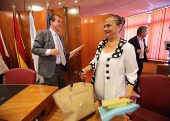 Carmela Silva llevará a la Fiscalía contratos «irregulares» de Louzán