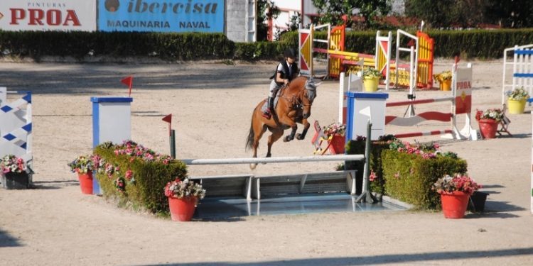 Más de 70 jinetes participarán en el Gallego de hípica en el Club El Alazán