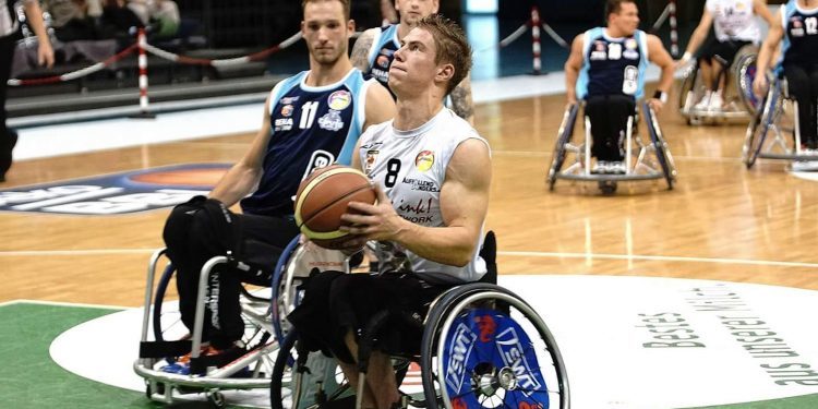 El Amfiv completa su plantilla con el mexicano Zavala y el letón Podnieks