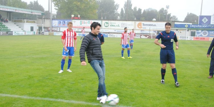 El Coruxo golea y se sitúa líder y el Celta B cae en Guijuelo