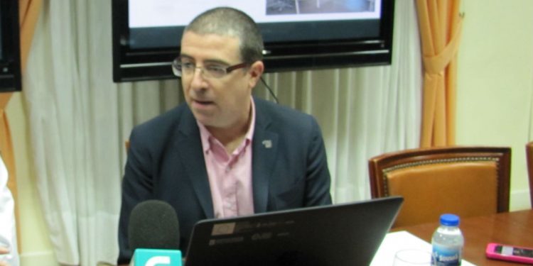 El Sergas atribuye las denuncias de profesionales del hospital a “percepciones” propias y “resistencia al cambio”