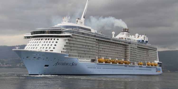 El «Anthem of the Seas», broche de oro al mejor mes en la historia del puerto de Vigo