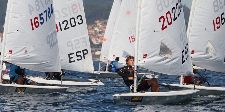 A Coruña, Aguete y Vigo se llevan la Coca Cola Series en Canido