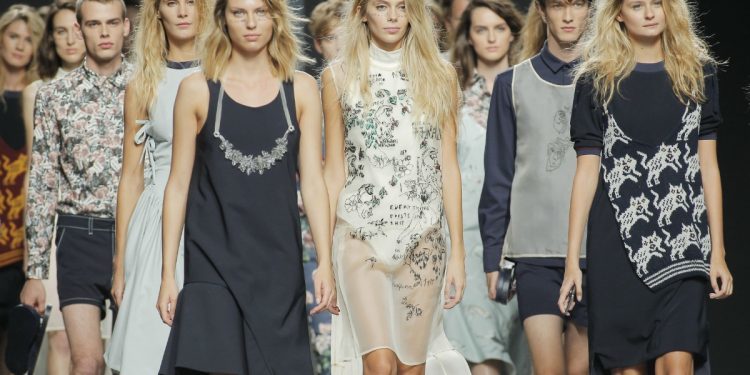 Elena Rial repite con éxito en la pasarela Ego