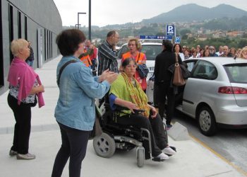 «O entro por el parking o no hay acceso para mi silla de ruedas»
