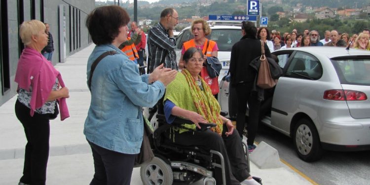 «O entro por el parking o no hay acceso para mi silla de ruedas»
