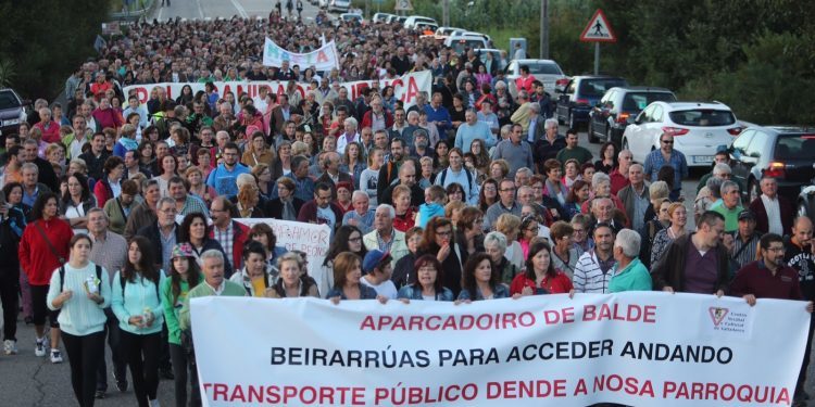Otra protesta ciudadana por el hospital colapsa Valladares y Beade