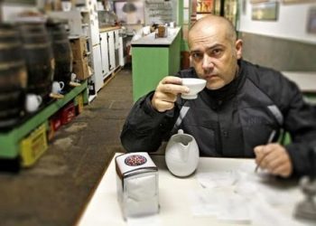 Pesar pola morte do periodista vigués Nacho Mirás