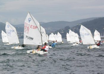 Santander, Sanxenxo y El Balís mandan en el Meeting de Optimist en Vigo