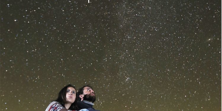 «Tres feridas», a primeira novela do xornalista Manrique Fernández